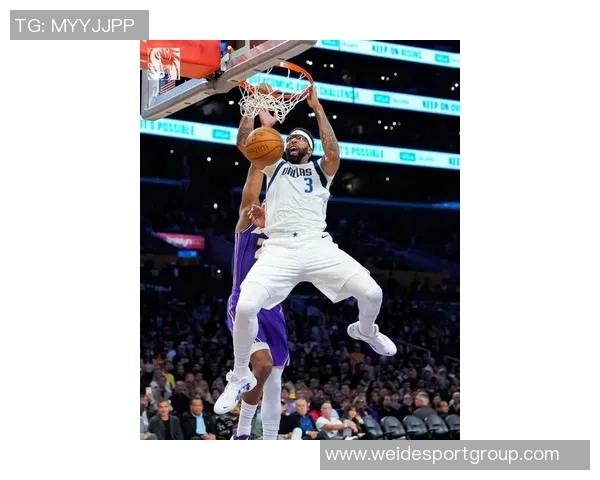 浓眉下半场发力狂砍15分14板3帽关键时刻助湖人逆转取胜