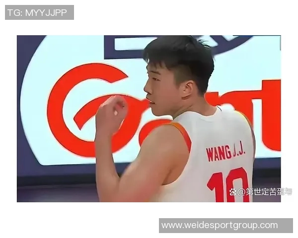 明早无课提前观看王俊杰熬夜为中国男篮加油对战韩国的精彩时刻 明早无课提前观看王俊杰熬夜为中国男篮加油对战韩国的精彩时刻