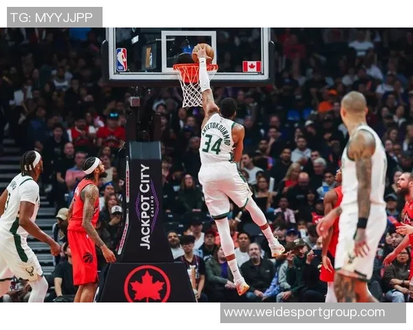 字母哥本赛季出战697分钟狂砍700分展现狠劲实力